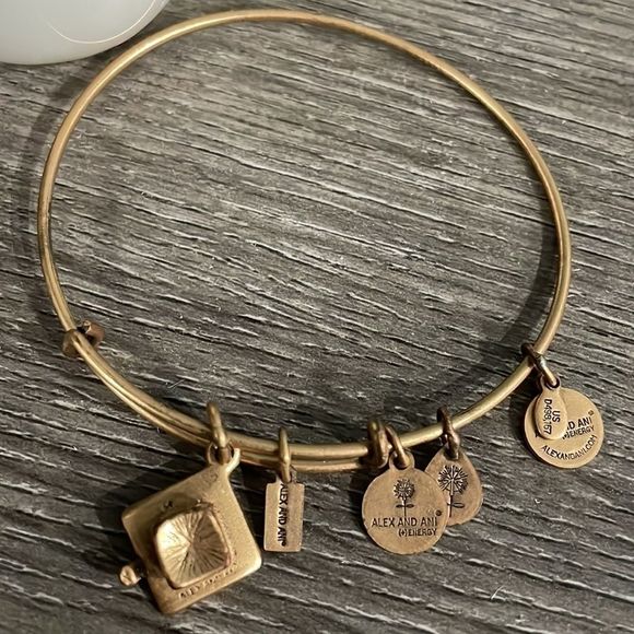 Alex and Ani ‘14 Graduation Cap - Picture 5 of 7